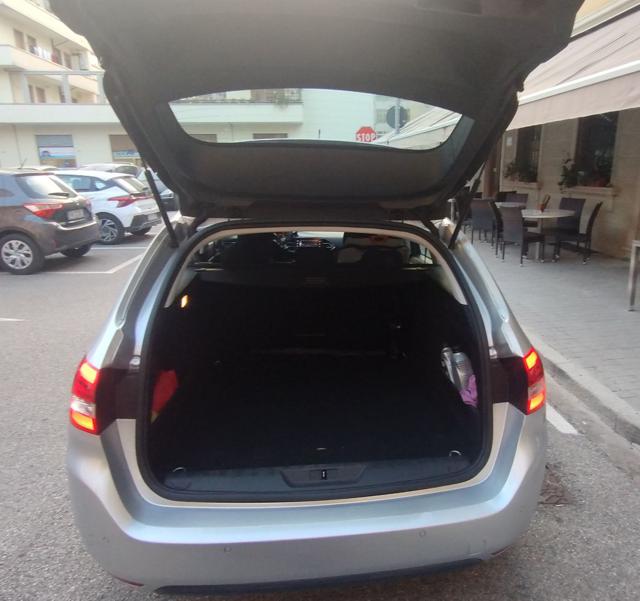 PEUGEOT 308 usata, con Park Distance Control