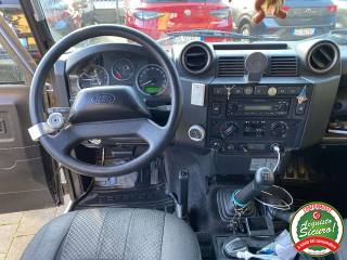 LAND ROVER Defender usata 9