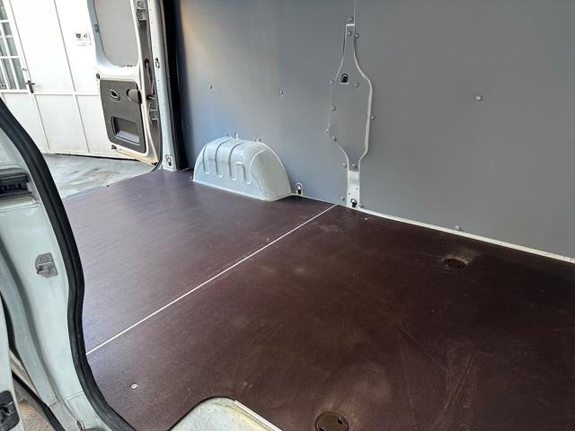 RENAULT Trafic usata 19