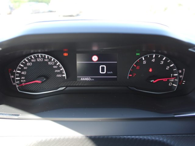 PEUGEOT 2008 usata, con Specchietti laterali elettrici
