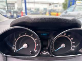 FORD Fiesta usata, con ESP