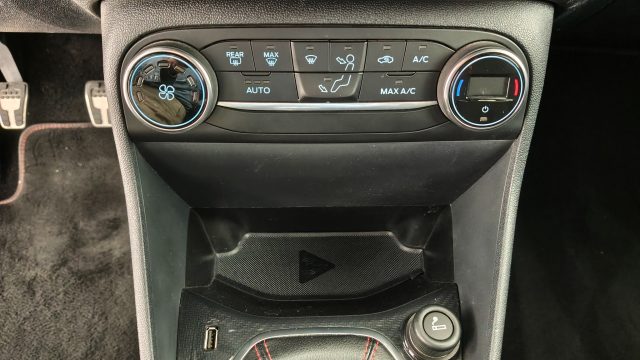FORD Fiesta usata, con Cruise Control
