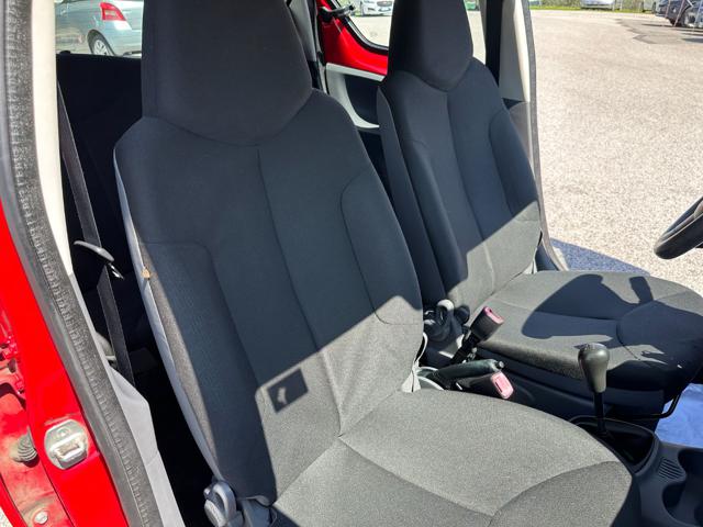TOYOTA Aygo usata 16
