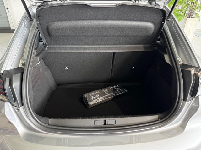 PEUGEOT 208 usata, con USB