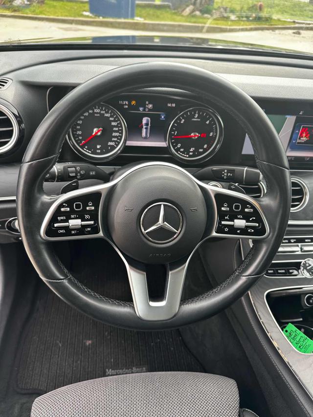 MERCEDES-BENZ E 200 usata, con Park Distance Control