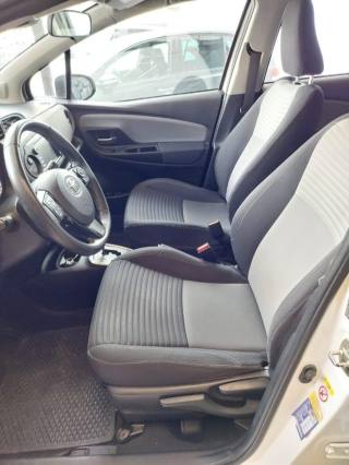 TOYOTA Yaris usata, con Specchietti laterali elettrici