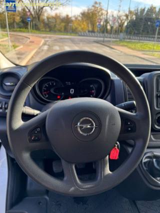 OPEL Vivaro usata, con Hill holder