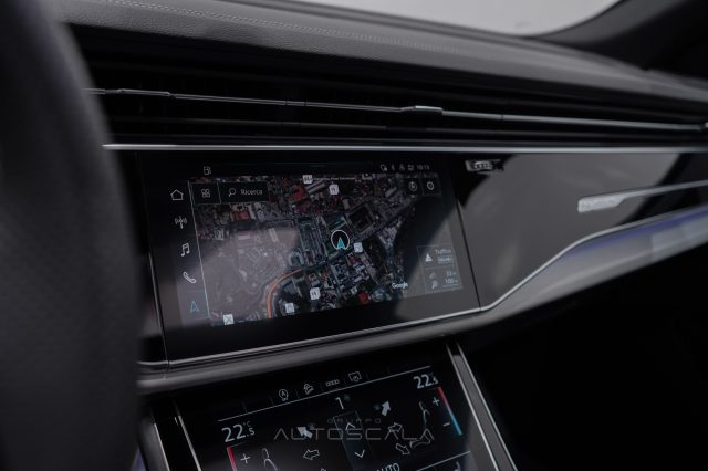 AUDI Q8 usata, con Bracciolo