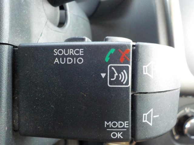 DACIA Sandero usata, con Specchietti laterali elettrici