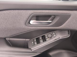 NISSAN Qashqai usata, con Fari LED