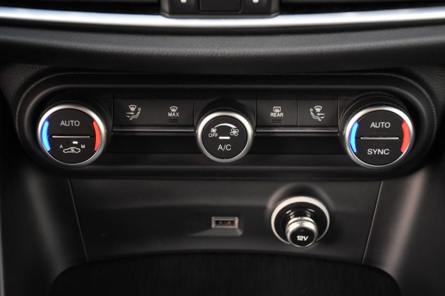 ALFA ROMEO Stelvio usata, con Volante in pelle