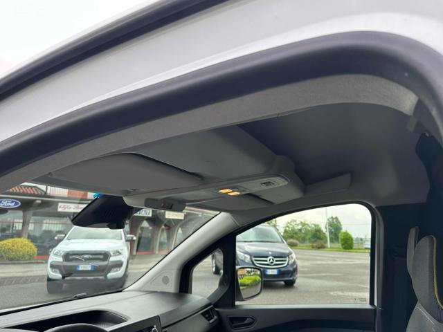 RENAULT Kangoo usata, con Specchietti laterali elettrici