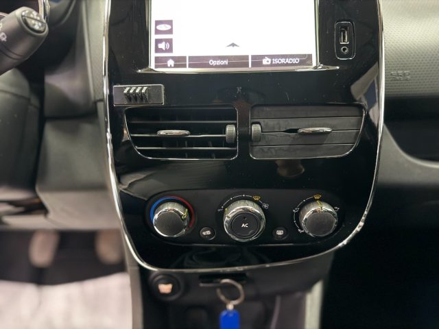RENAULT Clio usata, con USB