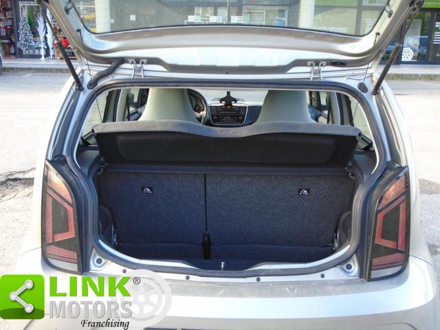 VOLKSWAGEN up! usata, con Autoradio