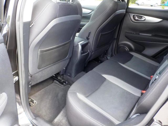 NISSAN Qashqai usata, con Fari LED