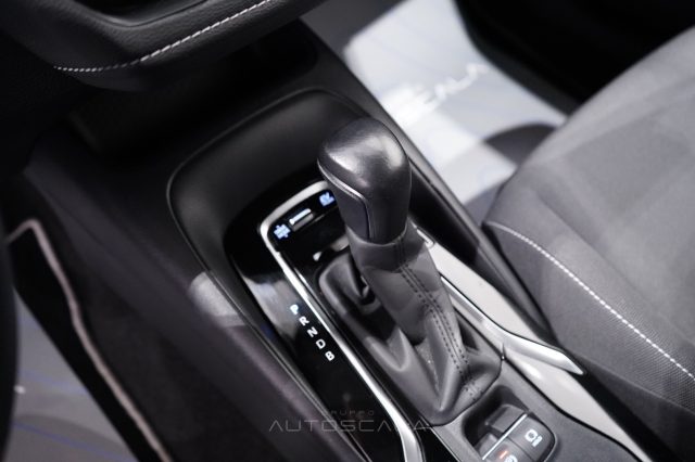 TOYOTA Corolla usata, con Bluetooth