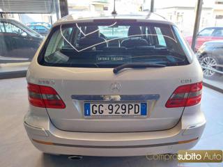MERCEDES-BENZ B 180 usata, con Autoradio