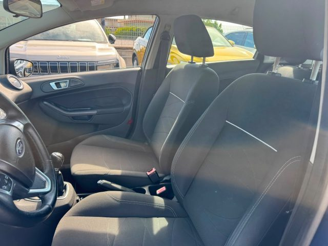 FORD Fiesta usata, con Autoradio