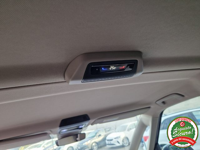 VOLKSWAGEN Multivan usata, con Servosterzo