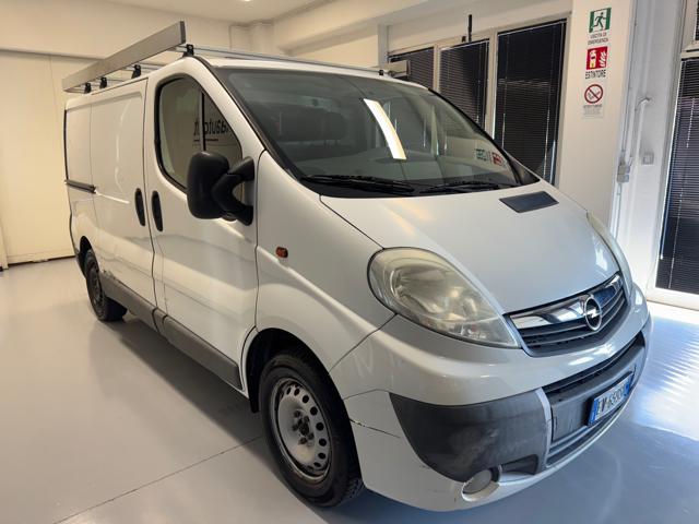 OPEL Vivaro usata, con Airbag