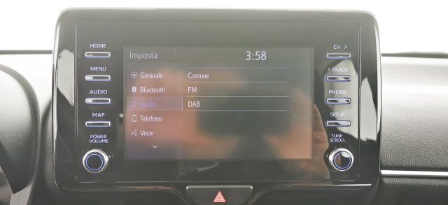 TOYOTA Yaris usata 63