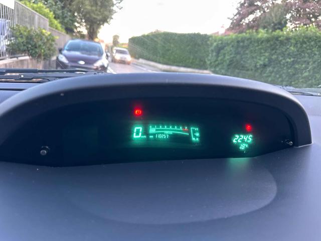 TOYOTA Yaris usata 13