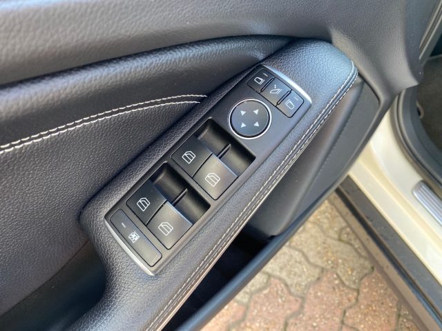 MERCEDES-BENZ GLA 200 usata 19