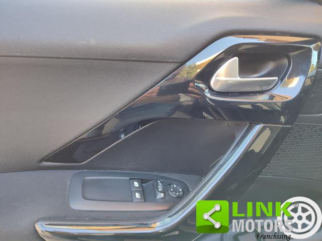 PEUGEOT 208 usata, con Specchietti laterali elettrici