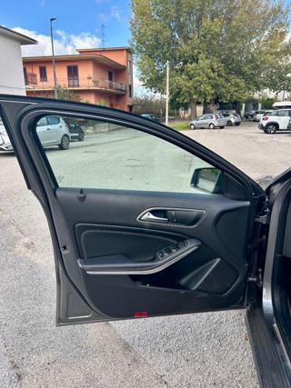 MERCEDES-BENZ A 180 usata 23