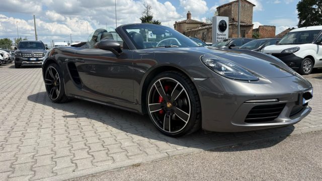 PORSCHE 718 Spyder usata 24