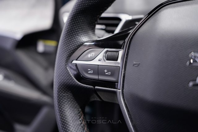 PEUGEOT 5008 usata, con Sistema di navigazione