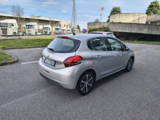 PEUGEOT 208 usata, con Alzacristalli elettrici