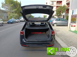 VOLKSWAGEN Passat Variant usata, con Controllo elettronico della corsia