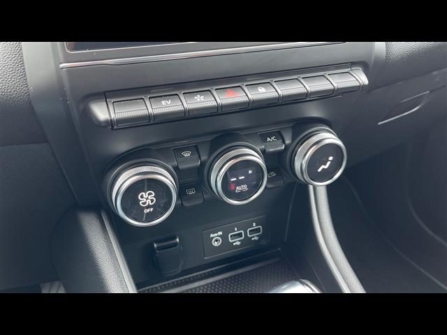 RENAULT Captur usata, con USB
