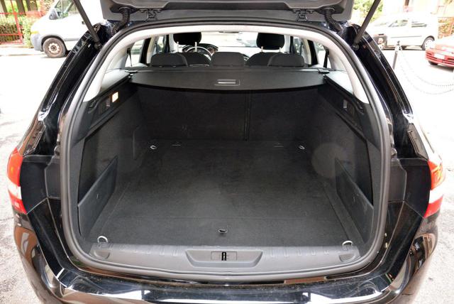 PEUGEOT 308 usata, con Sedile posteriore sdoppiato