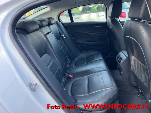 JAGUAR XE usata, con Boardcomputer