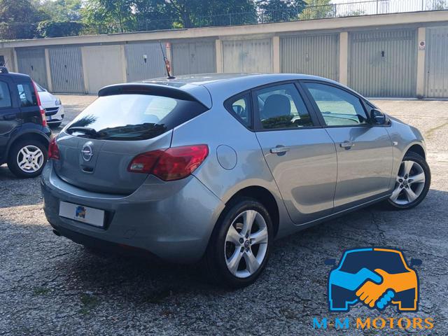 OPEL Astra usata, con Autoradio