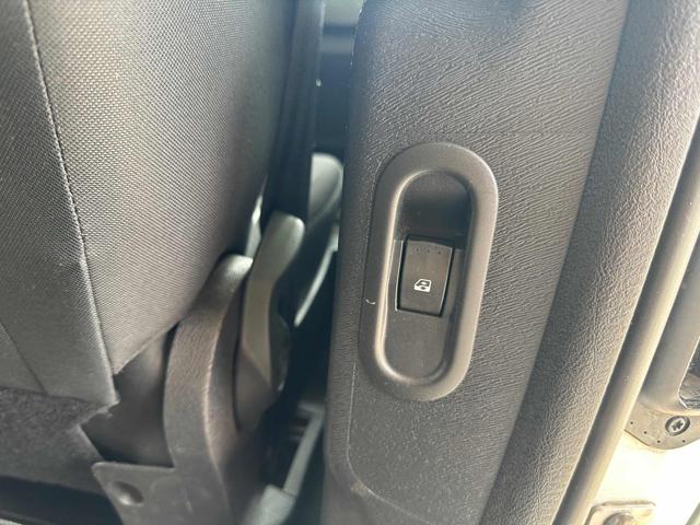 RENAULT Kangoo usata 33