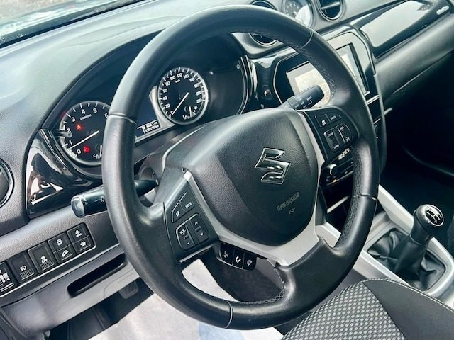 SUZUKI Vitara usata, con USB