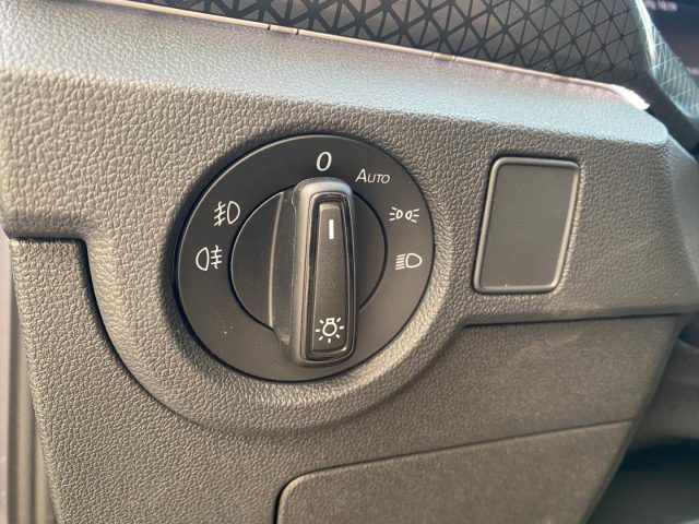 VOLKSWAGEN T-Cross usata, con Controllo automatico clima