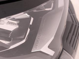 PEUGEOT 5008 usata, con Sensori di parcheggio anteriori