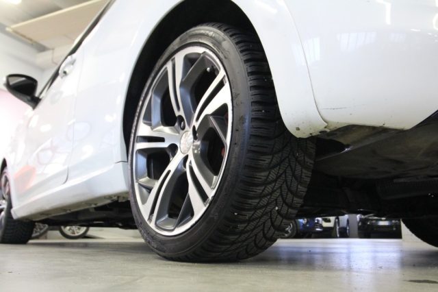 PEUGEOT 208 usata, con USB