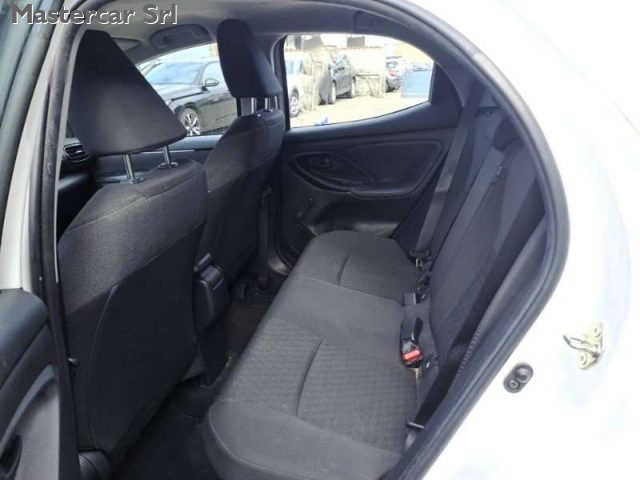 TOYOTA Yaris usata, con Autoradio