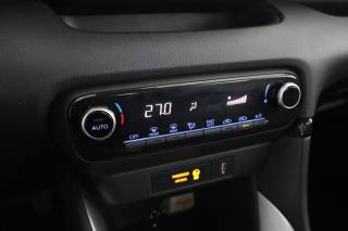 TOYOTA Yaris usata 8