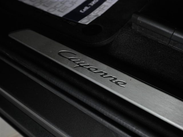 PORSCHE Cayenne usata, con Sedili riscaldati