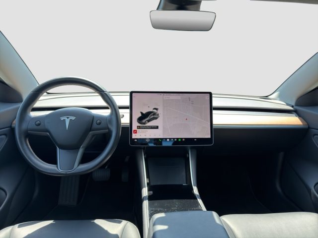 TESLA Model 3 usata 11