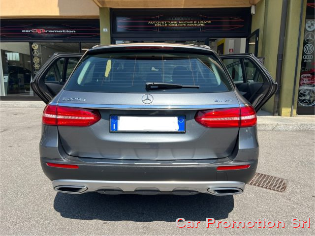 MERCEDES-BENZ E 220 usata, con Alzacristalli elettrici