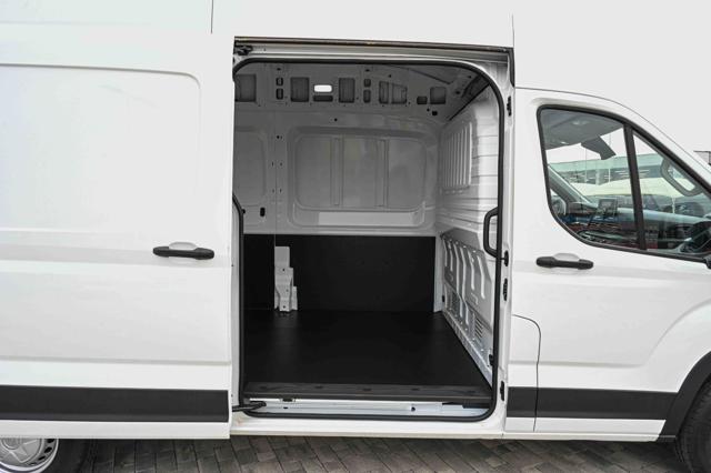 MAXUS Deliver 9 usata, con USB