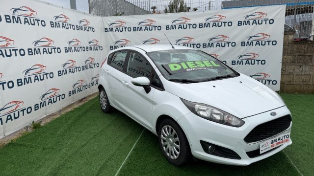 FORD Fiesta usata, con Autoradio