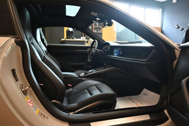 PORSCHE 992 usata 31